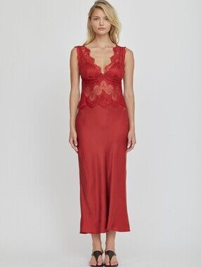 Third Form VISIONS LACE DEEP V MAXI DRESS | CRIMSON